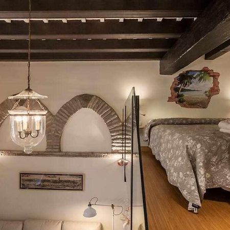 Monkeys Apartments El Arenal Santas Patronas เซบีญา ภายนอก รูปภาพ