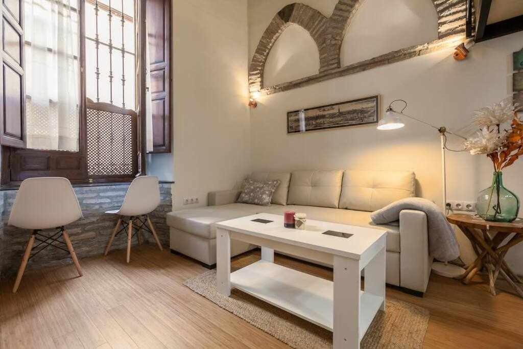 Monkeys Apartments El Arenal Santas Patronas เซบีญา ภายนอก รูปภาพ