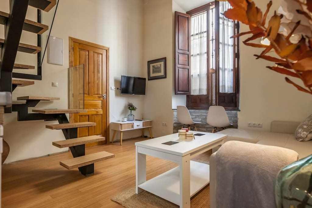 Monkeys Apartments El Arenal Santas Patronas เซบีญา ภายนอก รูปภาพ
