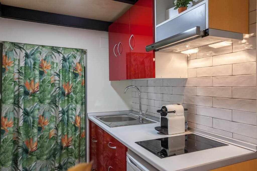 Monkeys Apartments El Arenal Santas Patronas เซบีญา ภายนอก รูปภาพ